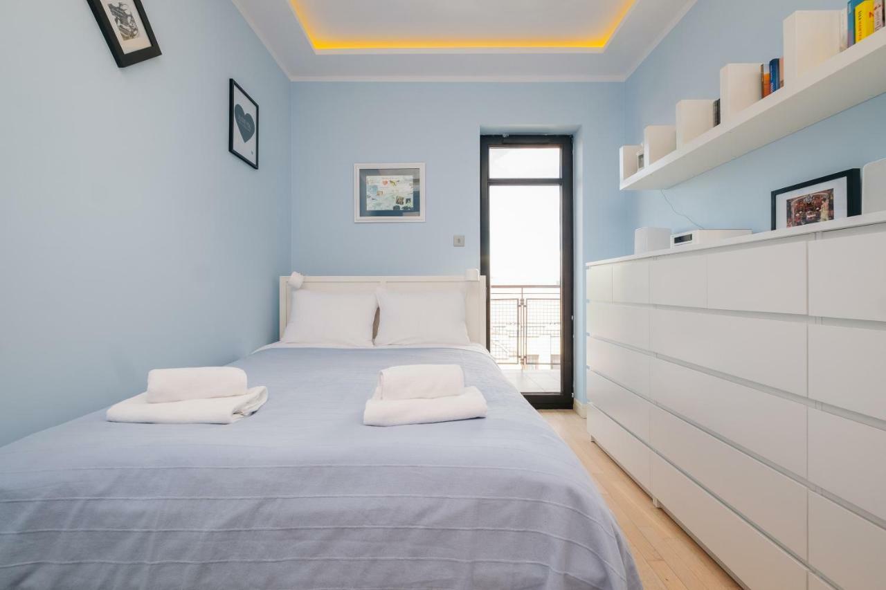 Modern Apartment Across The Ponds وارسو المظهر الخارجي الصورة
