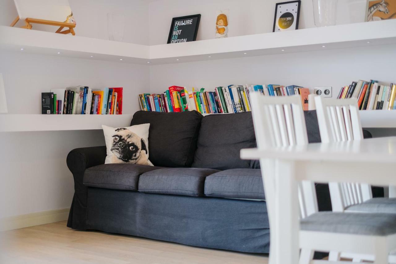 Modern Apartment Across The Ponds وارسو المظهر الخارجي الصورة