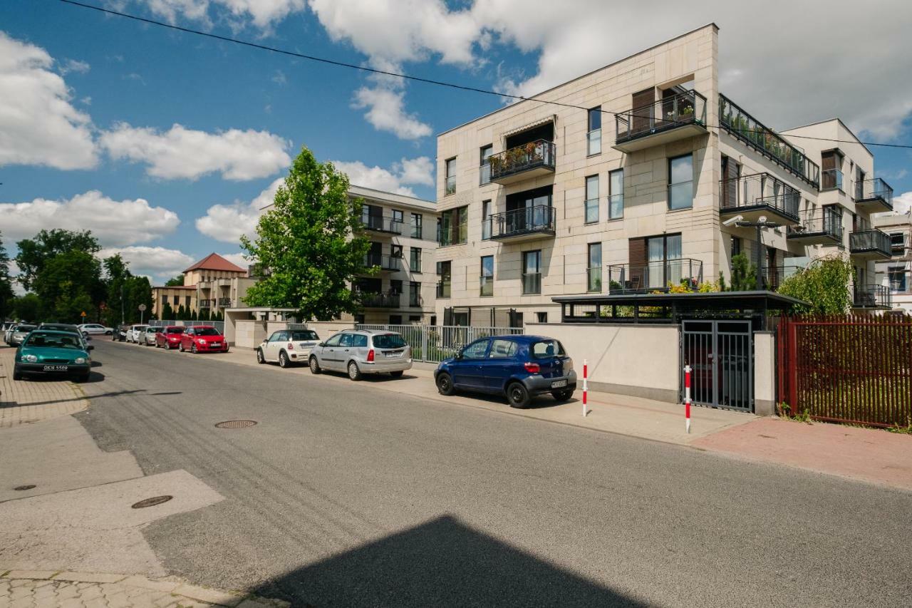 Modern Apartment Across The Ponds وارسو المظهر الخارجي الصورة